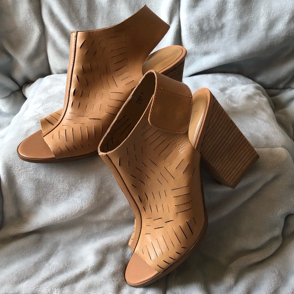 Report Signature Open Toe Heel Sandals Size 9